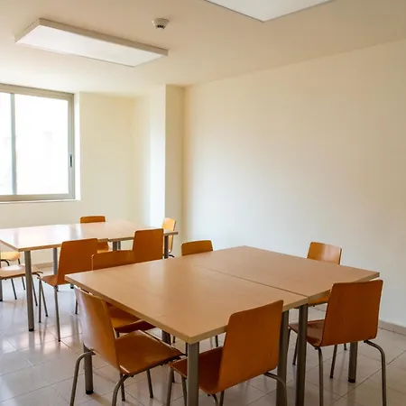 Turistics Residencia Nova אכסניה Vilanova i la Geltrú