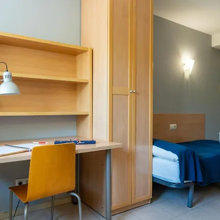 אכסניה Turistics Residencia Nova