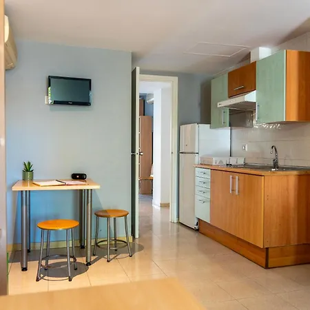 אכסניה Turistics Residencia Nova