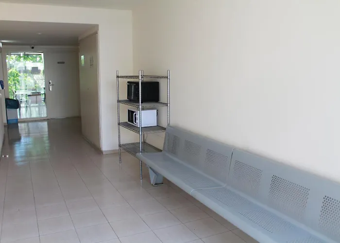 Hostel Turistics Residencia Nova Vilanova i la Geltrú